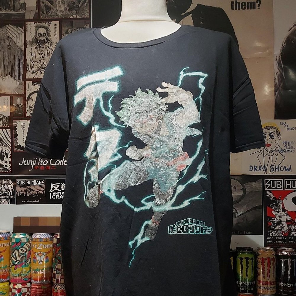 Mens Black and Green T-shirt